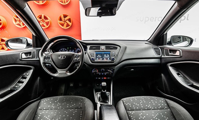Hyundai i20 cena 53900 przebieg: 64187, rok produkcji 2019 z Staszów małe 277